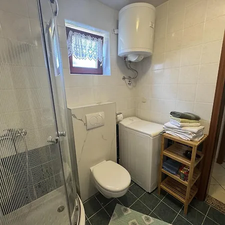 アパート 1-bedroom With Loggia In Island Krk *