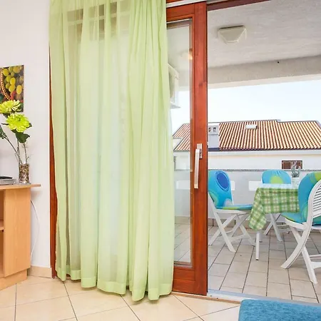 1-bedroom With Loggia In Island Krk プナト