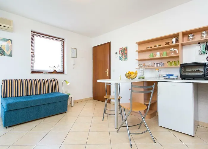 1-bedroom With Loggia In Island Krk *