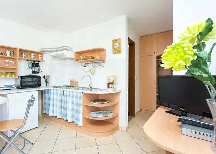 Lejlighed 1-bedroom With Loggia In Island Krk